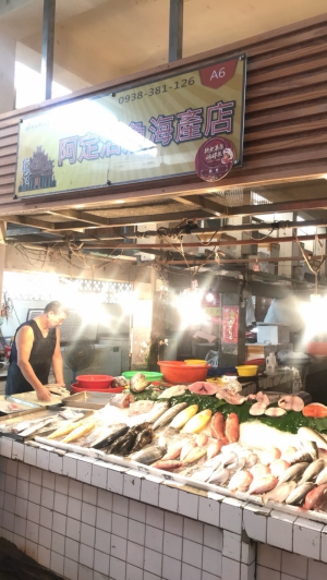 阿定活魚海產店
