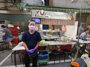 黑人鼎邊趖